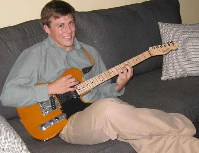 jimmy howe playing guitar